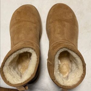 Women’s Ugg Boots Size 6 Tan